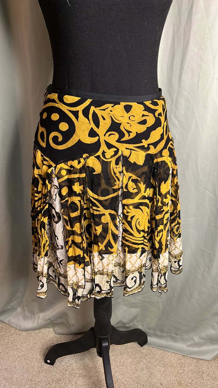 Diane VonFurstenbeg 100% Silk Skirt Size 2